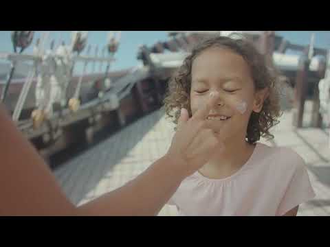 Luxury charter yacht Dunia Baru