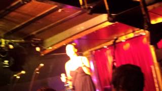 Carly Mackelvie-This Old Heart Of Mine, LIVE @The Battersea Barge