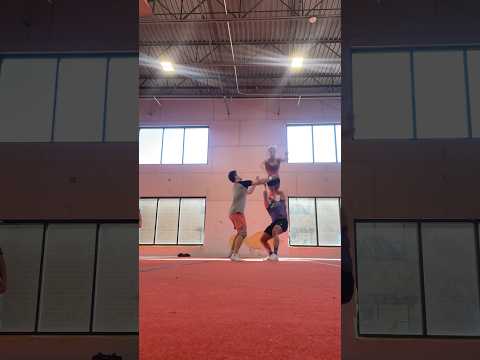 BIG FAIL😱😱🤯 #cheer #cheerlife #cheerleading #fail #viral #injury #topnews #todaysnews #topfails