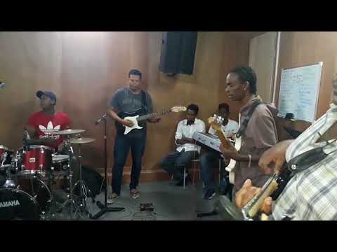 -Mo demand toi pardOn Ft.Skytobe Live