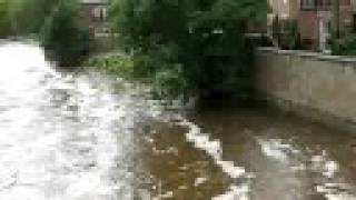 preview picture of video 'Morpeth Floods, 7th Sept 08 the day after, part 2'