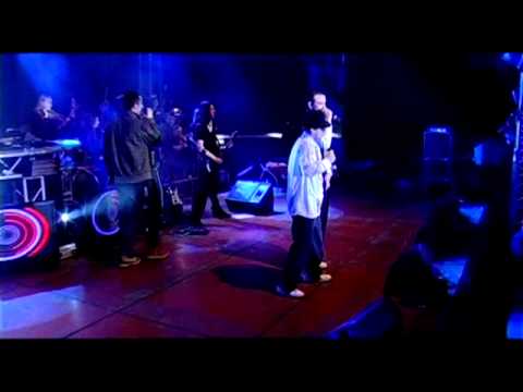 Slatkaristika ft Zhele - Nervoza live@Metropolis Arena