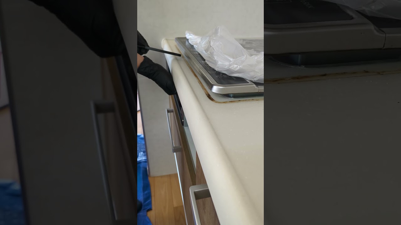 IHクッキングヒーター の隙間汚れを落とします。