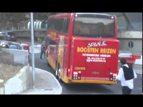 PULLMAN BLOCCA IL TRAFFICO IN FONDO A VIA CADUTI DI VICOBELLO