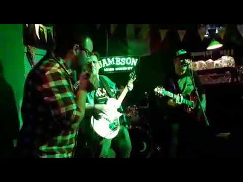 LA DESGASTADA- LOS DE ENFRENTE