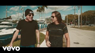 Charly Sosa, Azul Azul - Agachadita