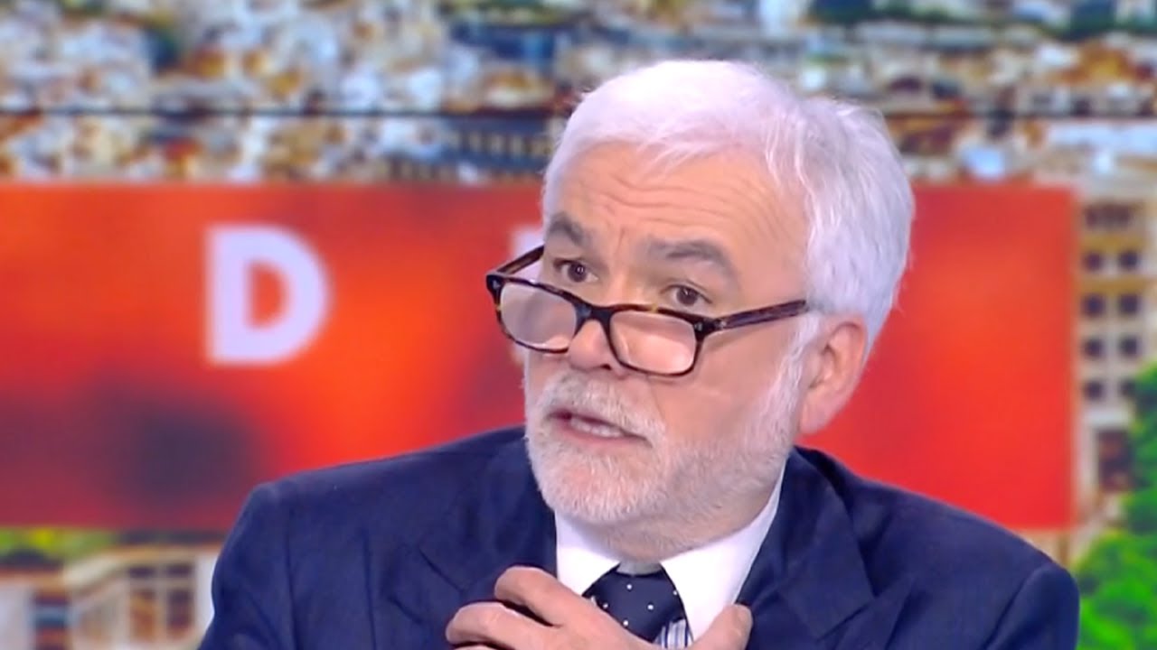 Frères Musulmans : "Marine Le Pen, elle a mangé du lion" (Pascal Praud)