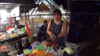 preview picture of video 'Papaya Salad in Pai, Thailand (Som Tum or Tum Som)'