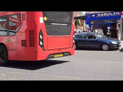 *Hoover*| Abellio| 2556 YX17NVC on route 427