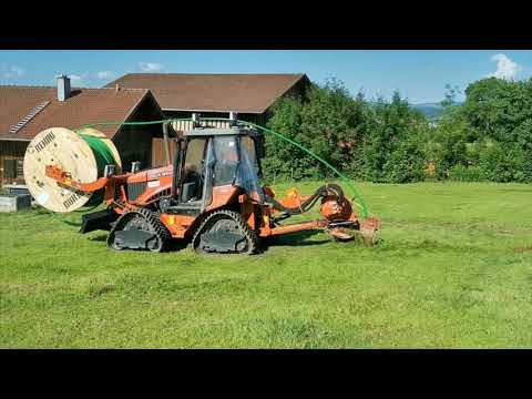 Einpflügen eines Stromkabels