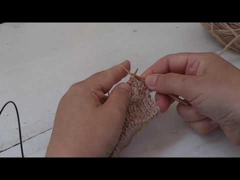 Knapphål (enkelt sätt att sticka ett knapphål i resårstickning)