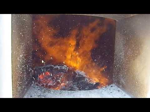 Smokeless incinerator which smoke disappears only by blower