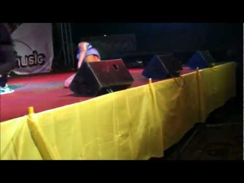 RUFF N SMOOTH AND AZONTO QUEEN JULIE CHIKANE ( LIVE TV3 MUSIC MUSIC )