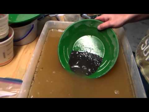 Panning Gold Concentrates Paydirt