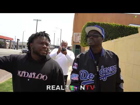 RealToon walk’s through the 83 Gangsta Crips Hood with Lil Sodi The 83 Mascot (Flashback) RIP‼️