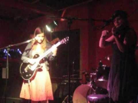Jess Bryant performing Jason Molina (Magnolia Electric Co.) 'Peoria Lunchbox Blues'