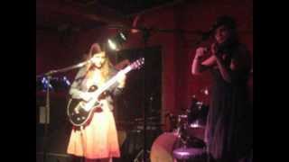 Jess Bryant performing Jason Molina (Magnolia Electric Co.) 'Peoria Lunchbox Blues'