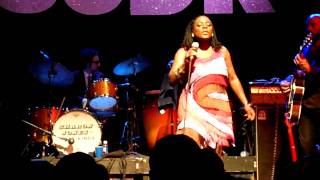 Sharon Jones & The Dap-Kings - Mama Don't Like My Man