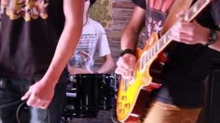 Red Liners - Fear Of The Dark (Iron Maiden) LIVE TAPAS BAR SBA
