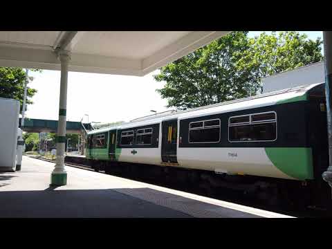 (HD) Southern Class 455 at Whyteleafe on London Bridge via Norbury service with delayed announcement