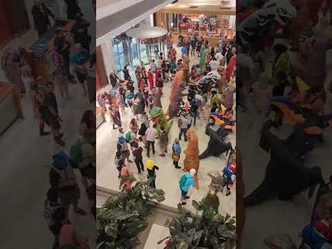 Friday nights at #dragoncon2023 #dragoncon #trex