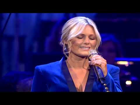 Helene Fischer - Leise Rieselt Der Schnee (Live aus der Hofburg Wien 2015)