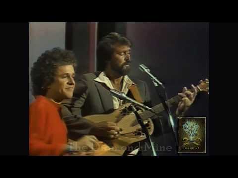 Glen Campbell & Leo Sayer 1982 LIVE! ~ "More Than I Can Say" (#2 hit-1980)
