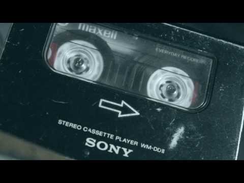 Sony Walkman DD2 playing Iron Maiden - The Trooper