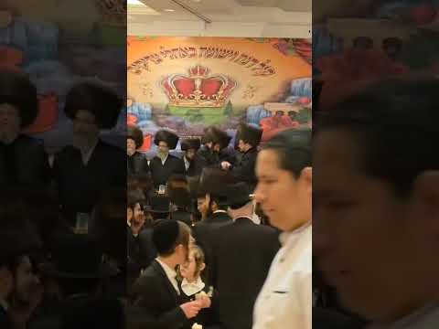 Rebbes Dancing At the Skver BP Wedding