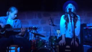 Love/Hate Game live performance