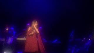 Download lagu Nancy Ajram entrance & live YALLA performance - London 2016 mp3