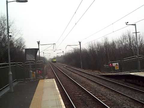 57008 & 57007 pass through Fellgate (5 tone)
