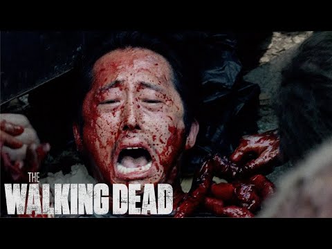 Swarmed by Walkers | The Walking Dead Classic Scene