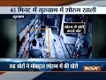 Caught on cam: Robbers loot cell phones from mobile showroom