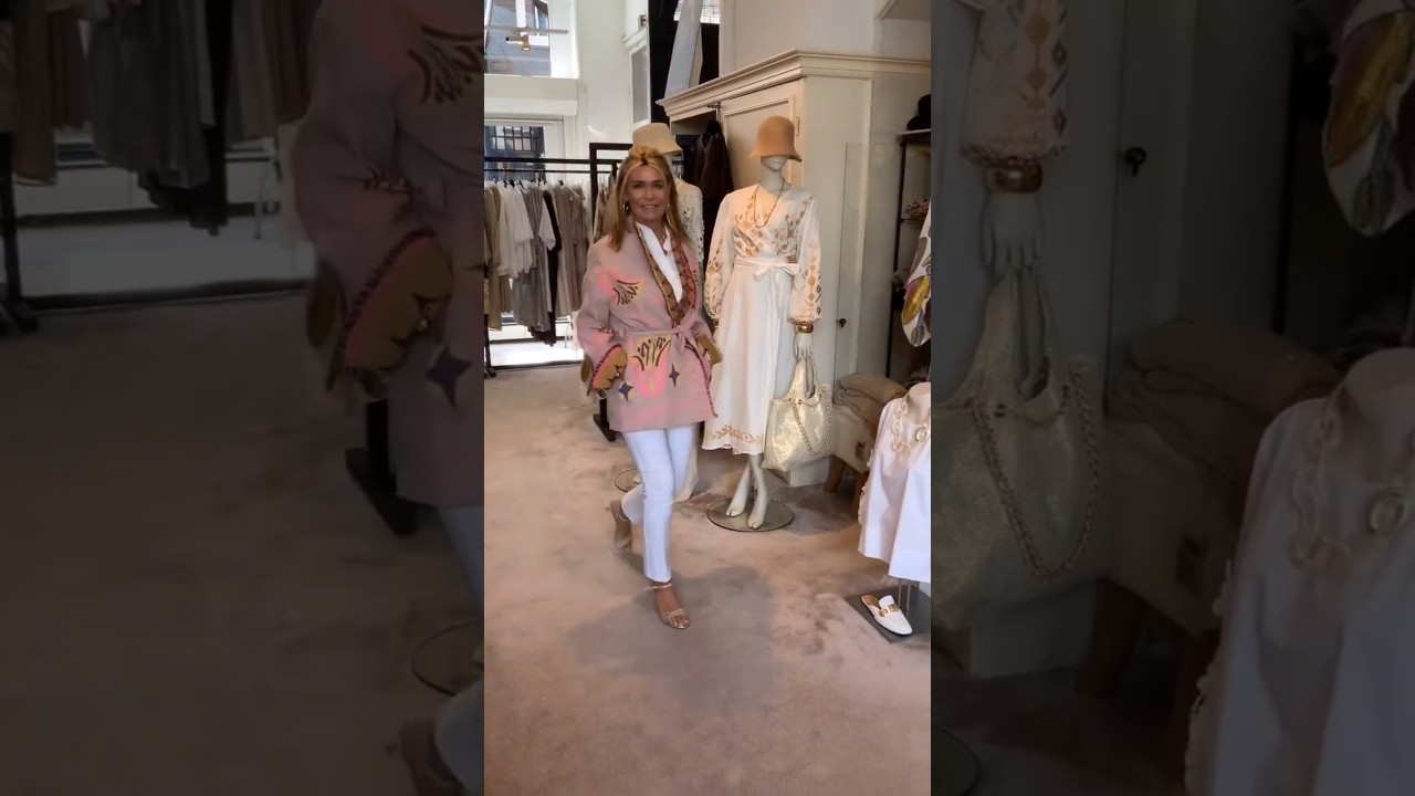 The Printed Kimono Jacket That Turns Any Basic Into a Statement Outfit #chicstyle #fashiontrends