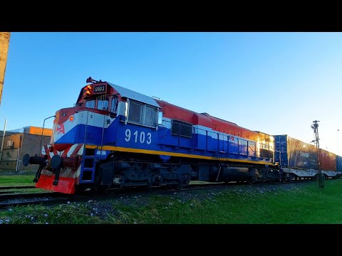 [4K] Colorido tren de NCA con destino a Ferreyra pasando por Marcos Juárez al amanecer!!!!!!