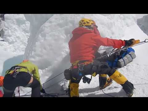 how sherpa rescue others, putting their own life in danger.