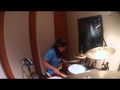 Helen De La Rosa drum solo in "Tortuga y Cronopio" by Amalur Quartet