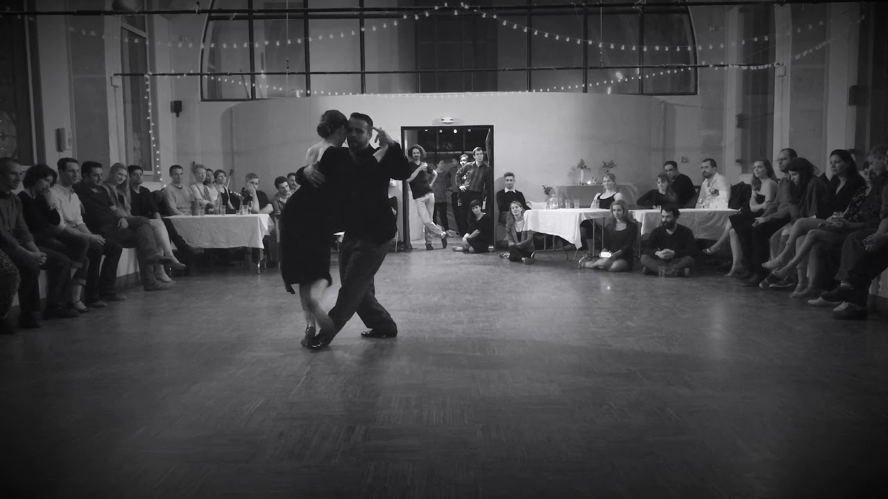 Claudia Cavagnini Y John Zabala 2/4 Milonga de los fortines (Milonga Ho La La Paris)