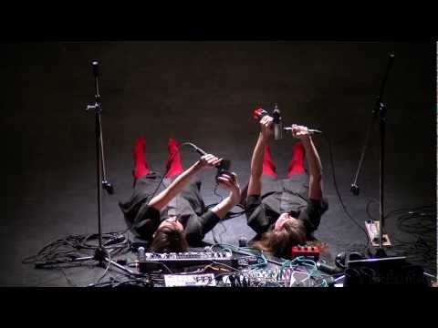 SKILLS - Camilla MILENA FEHÉR & SYLVI KRETZSCHMAR - Der Aufbau