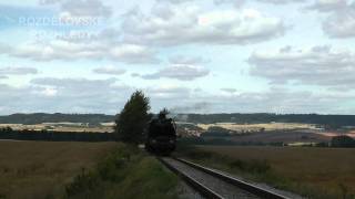 preview picture of video 'Parní lokomotiva 464.008 (Bulík) - Muzejní železnice Kolešovka 2011'