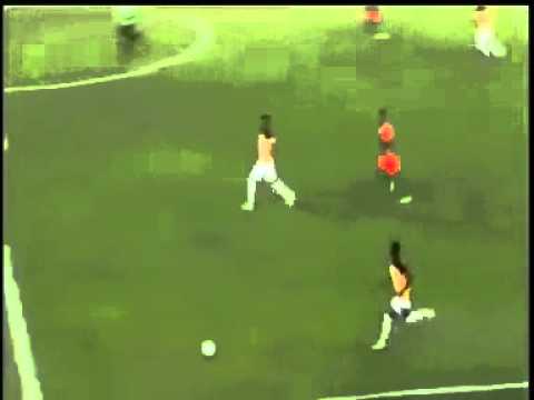 O atacante Israel Fonseca de Barrocas fazendo pivô em uma jogada da Catuense sub 20 em 2015