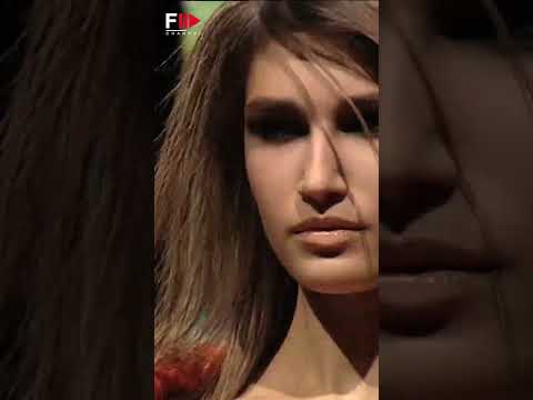 Vintage in Pills VERSACE Fall 2002 - Fashion Channel #shorts