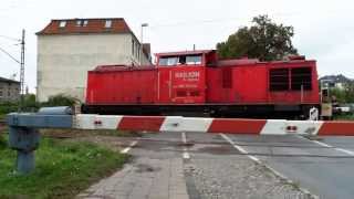 preview picture of video 'ein Bahnübergang in Wismar'