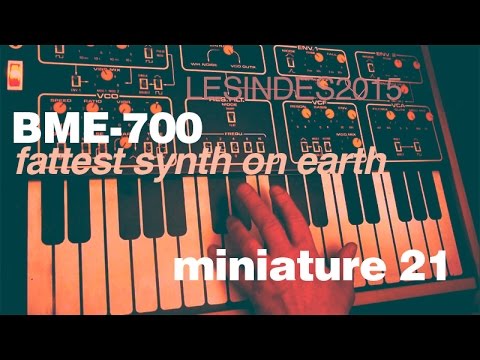 BME-700 // FATTEST SYNTH ON EARTH & the worst keyboard ever!!