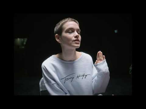 ABOUT YOU presents ABOUT YOU x Tommy Hilfiger Exclusive Collection