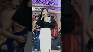 Download lagu Pesona Yeni Inka  ketika duet dg Fendik Adella. mp3