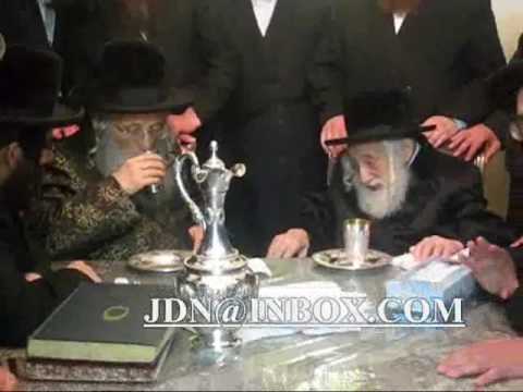 Chief rabbi of Jerusalem Rabbi Tuvia Weiss visiting the Skulener rebbe in NY