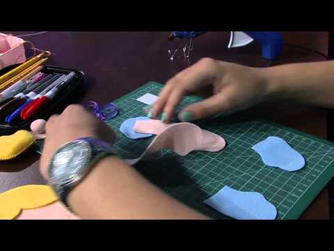 Mulher.com 23/01/2015 - Cinderela em feltro por Priscila Kassouf Parte 2