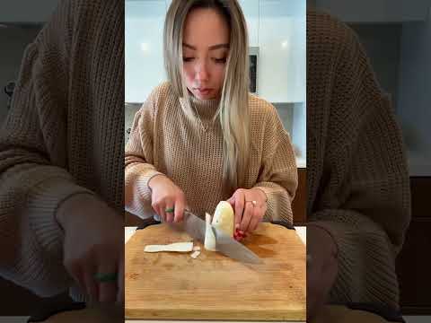 How To Make Phở Đuôi Bò (Vietnamese Oxtail Pho) 🍜🥩